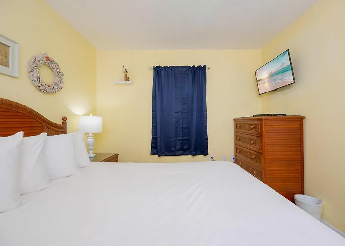 Apartment Island Winds West 876 *